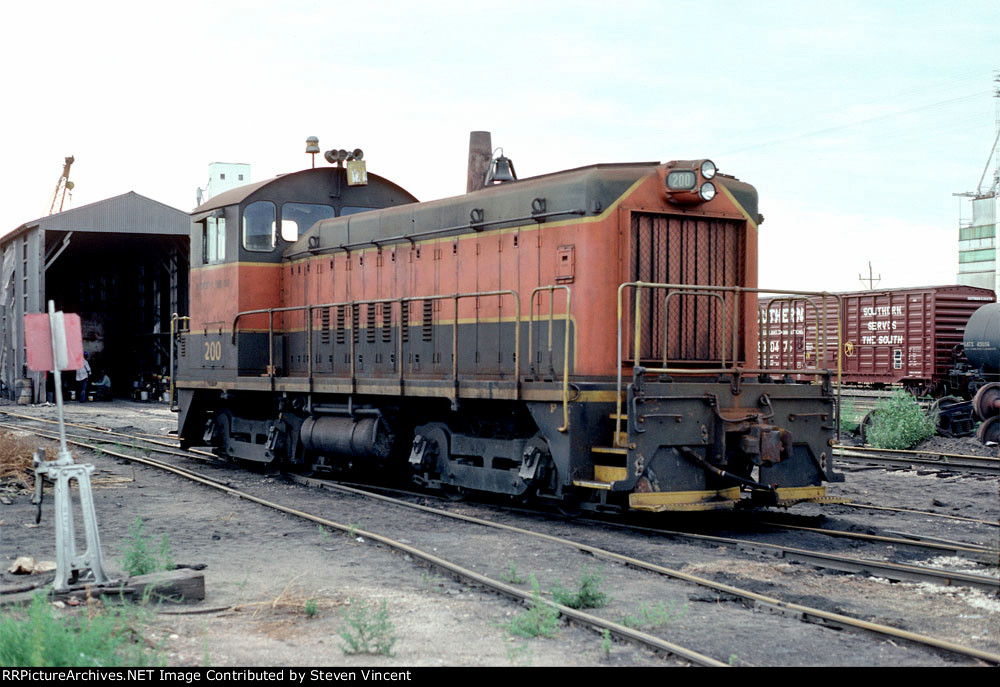 Ex Roscoe Snyder & Pacific SW8 #200 here lettered for "Southwest Ry Equp Corp"